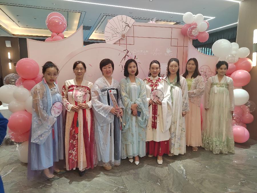 中国汉服文化节河南站暨丽婵花禧汇揭牌仪式顺利举行