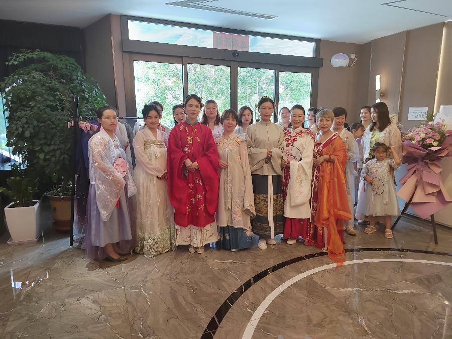 中国汉服文化节河南站暨丽婵花禧汇揭牌仪式顺利举行（图2）