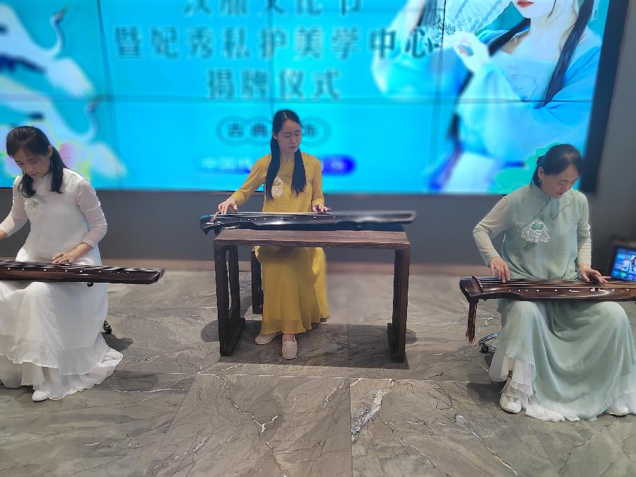 中国汉服文化节河南站暨丽婵花禧汇揭牌仪式顺利举行（图3）