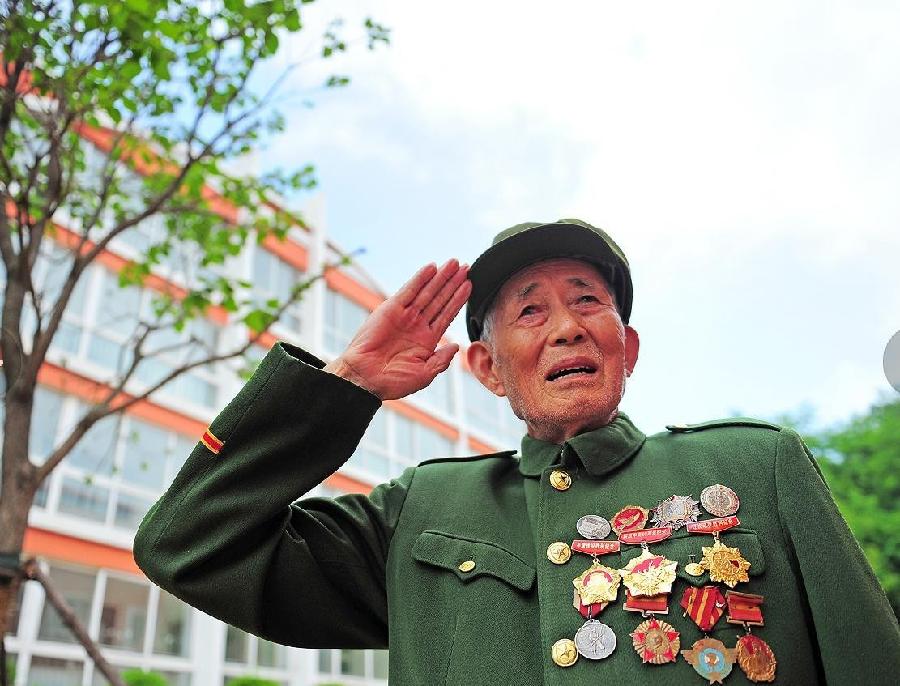 请欣赏五位主播倾情演绎魏巍老师佳作《谁是最可爱的人》编辑:宋梅【中国长江文学社】有声文学平台第41(图7)