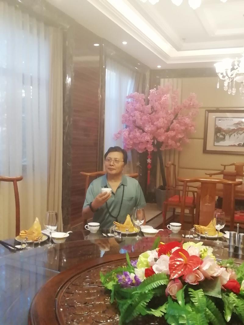 尹玉峰《向晚城南》雅辑｜京港澳台世界头条总社发布