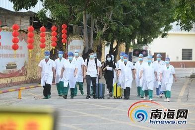 吴松力作《战疫中,我最熟悉的身影》主播/妙琪(图2)