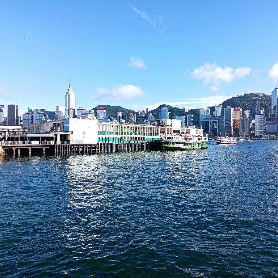 尖沙咀码头观海(图25)