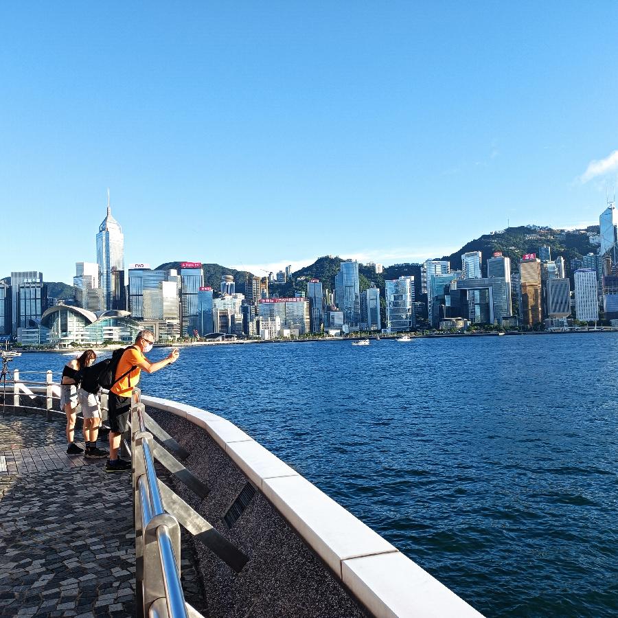 尖沙咀码头观海(图53)