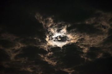 联机全球发布黄玉平精品作《老公，你在哪里？》（图9）