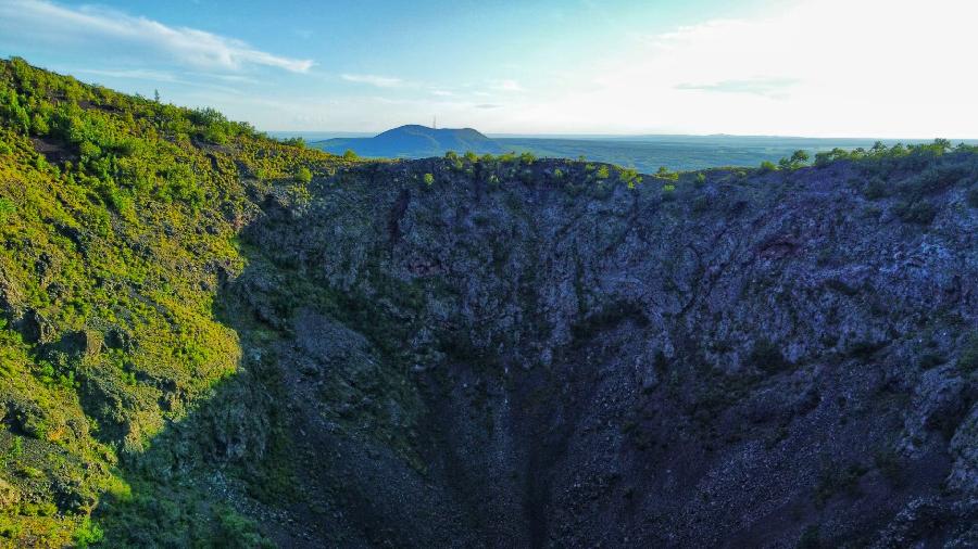 中华诗艺社黑龙江分社推荐/【摄影】無為:与火山有关(图44)