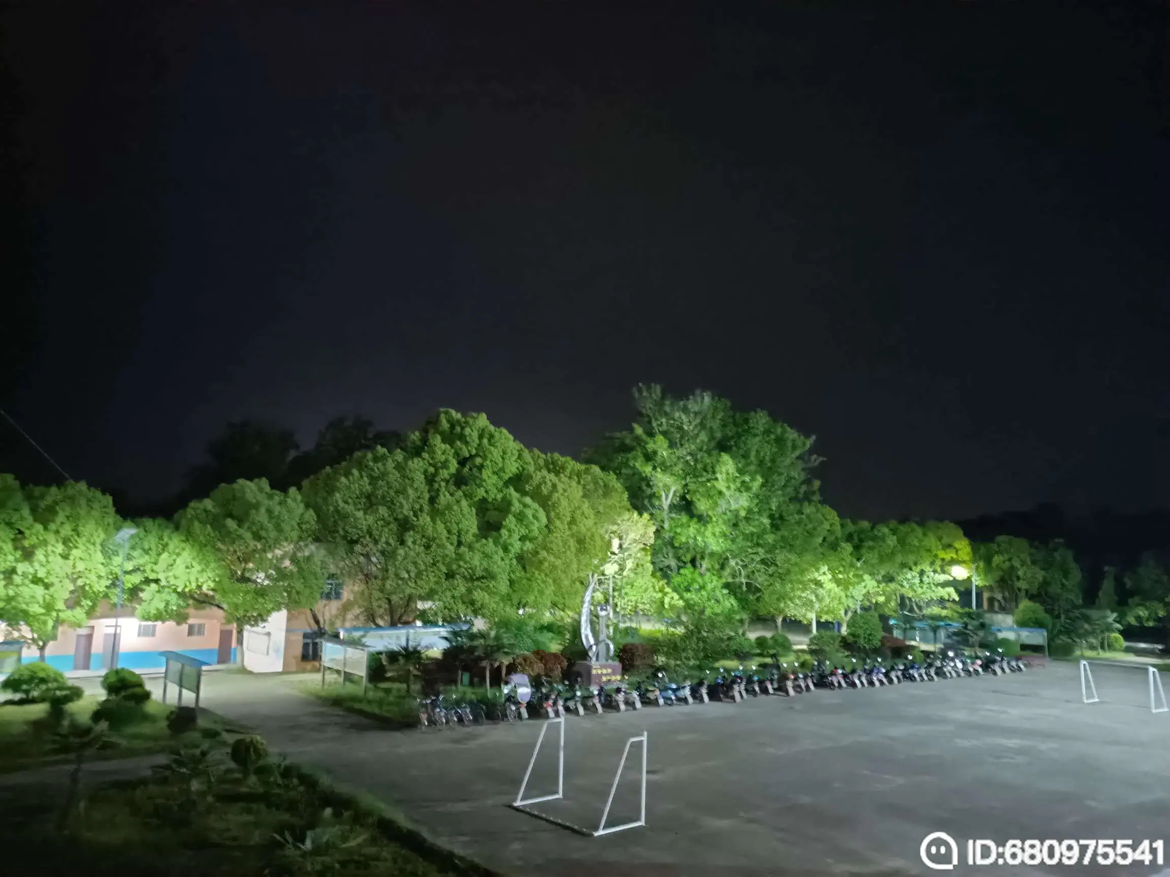 七排律 忆亦师亦友吴主霞老校长 作者:吴云钦（图2）