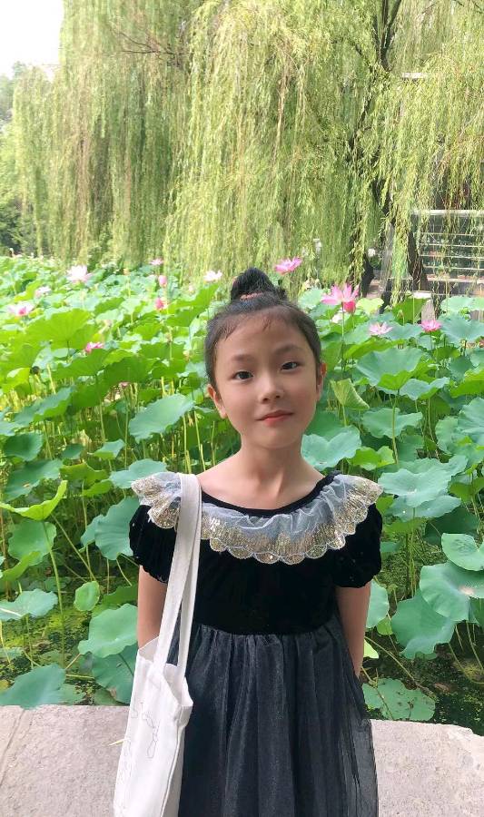校园诗刊专刊‖秋日 作者/陈芯妤（八岁）主播/伊月儿（图6）