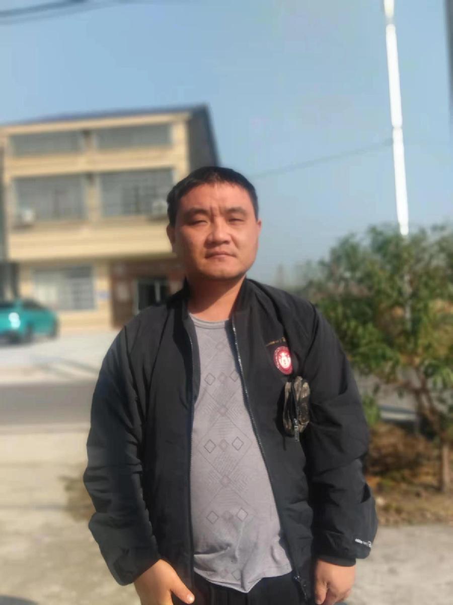《中国爱情诗刊》【中国爱情诗人档案】(第4736期)湖北诗人:何波的诗(图2)
