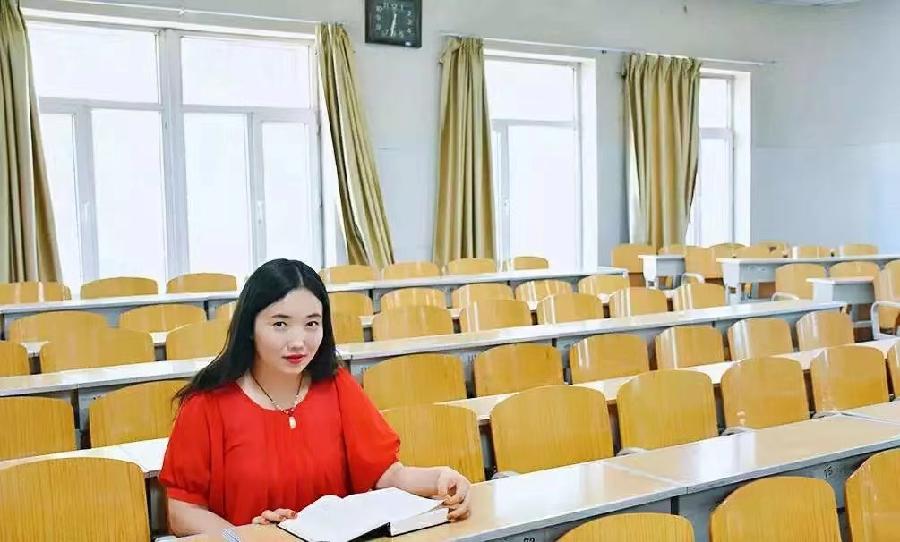 《中国爱情诗刊》【中国爱情诗人档案】(第4747期)新疆诗人:茹柯耶·阿布都克然木的诗(图2)