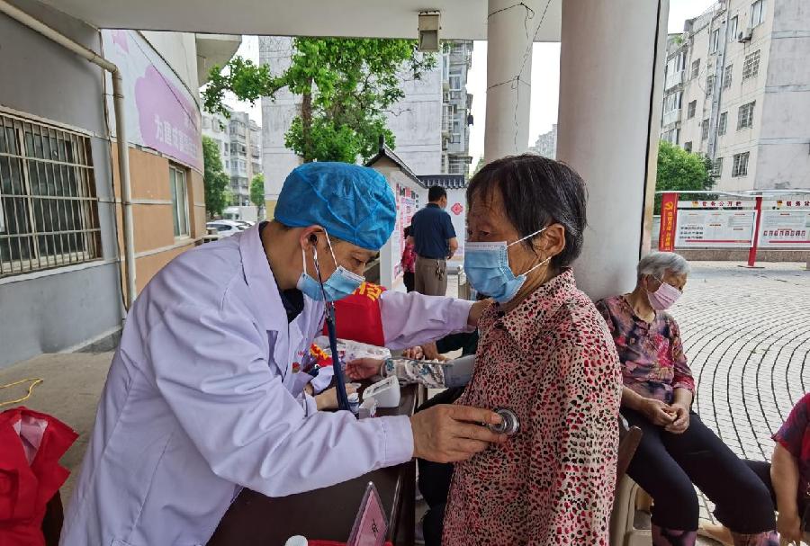 大渡口镇渡口社区:老小服务显真情 担当作为践初心(图6)