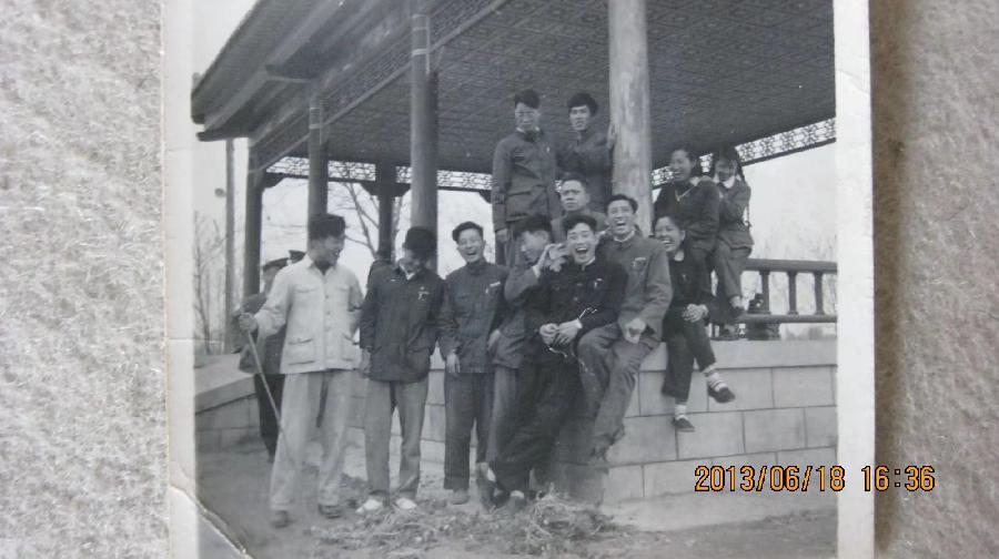 【新诗大观】赞《青春飞扬——恩师们七十年前的一张老照片》(外一首)||文/李月芳