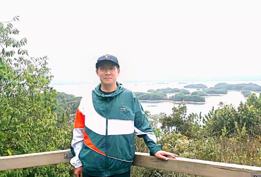 苏开省诗歌《校园咏物二首》主播：老革命；编辑：香乡【北疆头条】（第281期）（图9）