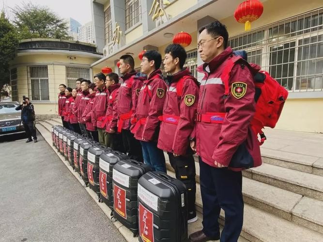 【经典推荐】张建国//最美逆行者｛散文诗｝（图8）