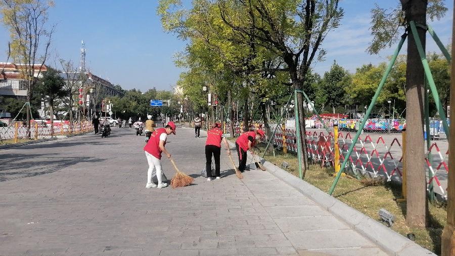 美化环境 为登山节添彩（图6）