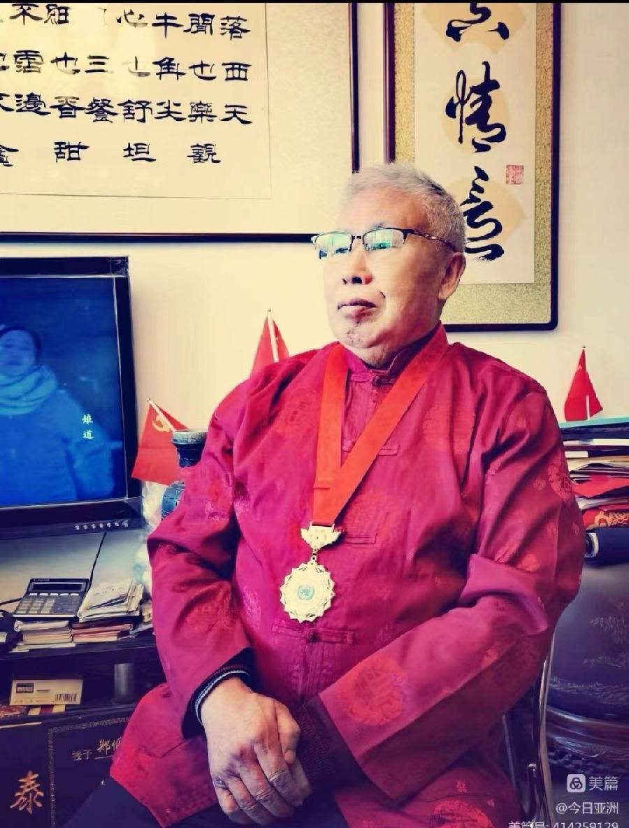 欢度双节 喜获墨宝(图2)