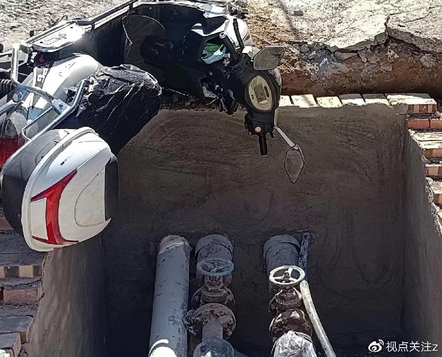 吕梁离石:供热公司更换管道挖坑未安装防护围挡致1人死亡涉嫌瞒报