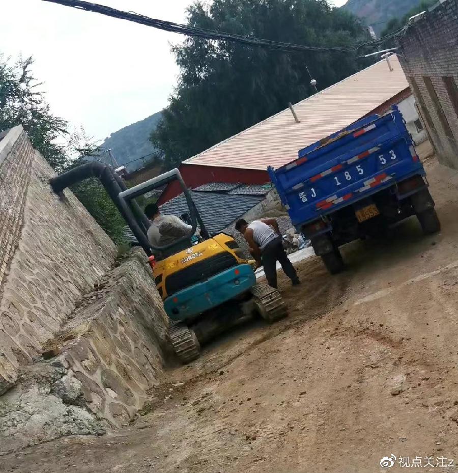 吕梁离石:供热公司更换管道挖坑未安装防护围挡致1人死亡涉嫌瞒报(图6)