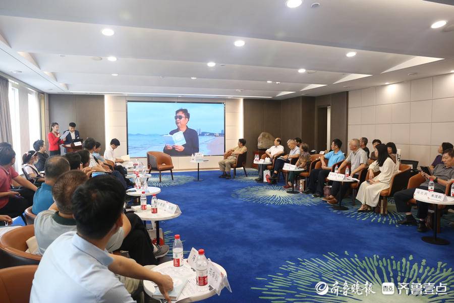 武汉作家严春芳《为荷而来》《太阳与大海》新书发布会在济南举行