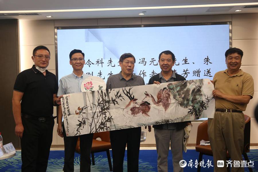 武汉作家严春芳《为荷而来》《太阳与大海》新书发布会在济南举行（图10）