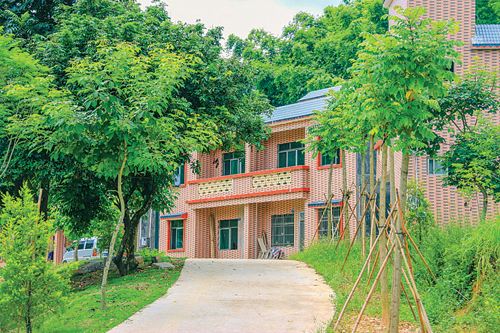 【华夏名篇】分享（牛哥）詹家洪（北京）《七律•露秋晨得句》外八首请欣赏（图11）
