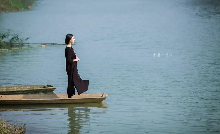 牧歌诗歌《中秋，写给隔岸的你》主播：牧歌；编辑：小鱼儿 【北疆头条】（第292期）（图5）