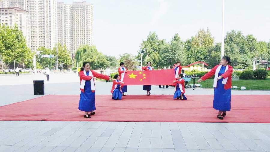 志愿载歌载舞庆丰收 满怀豪情喜迎二十大（图8）