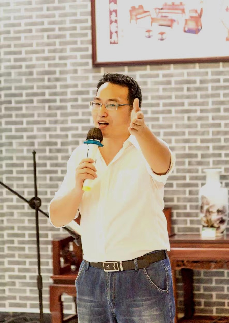 熊忠朗诵湖北当代资深诗人陈水明作品《石头花开》(图3)