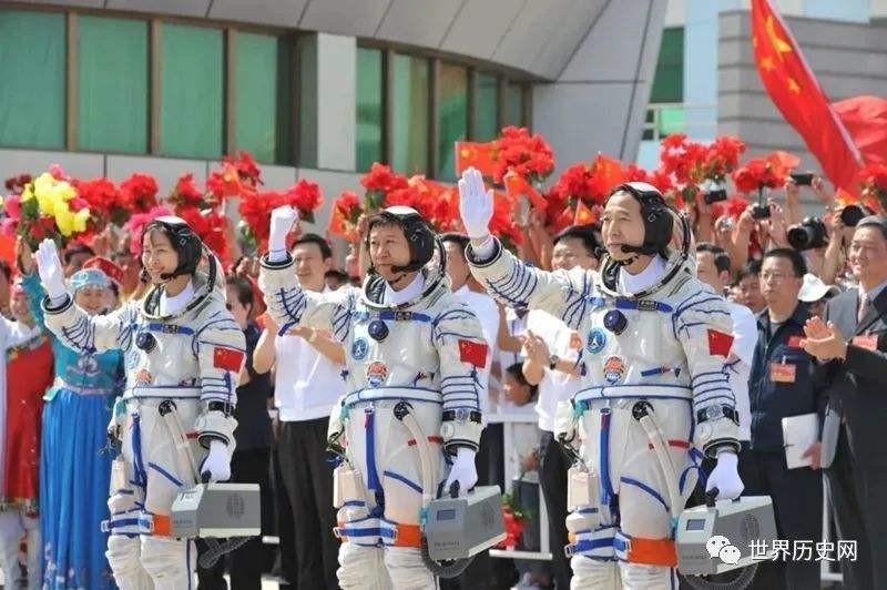 【枫雅汇看图约诗】诗人陈江《181期》(飞天为祖国歌唱~~庆祝共和国73华诞)(图8)