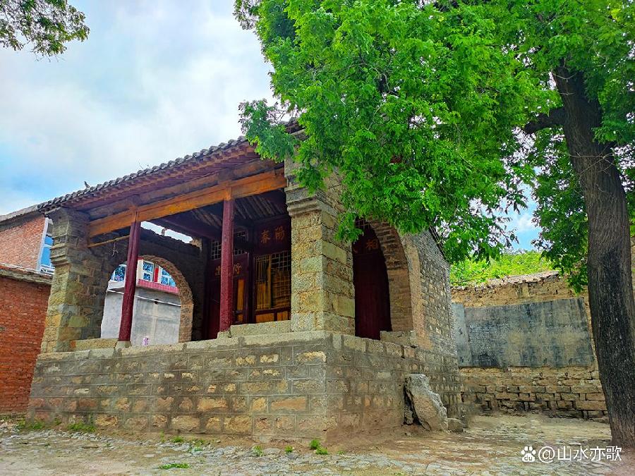 石家庄井陉固兰村，千年古村落，一山温暖了春天，一山美艳了秋天（图18）