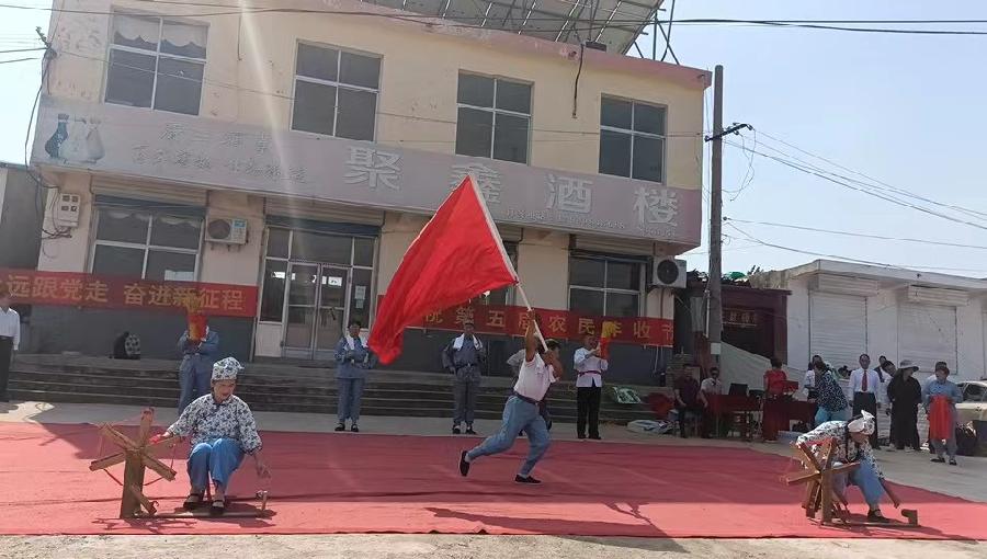 文艺下乡庆丰收 欢歌劲舞展风采(图7)