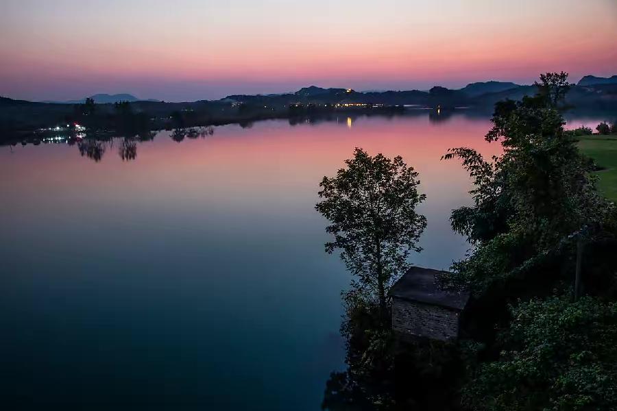 【新诗大观】齐头并进•会师峰巅(外一首)||文/华贸(图2)