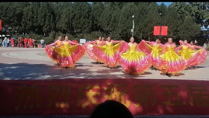 喜庆农民丰收节 载歌载舞感党恩(图3)