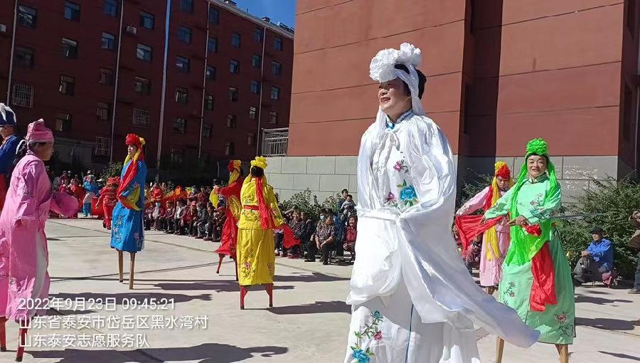 文艺大餐庆丰收 凝心聚力感党恩（图2）