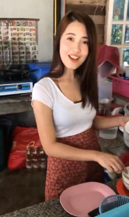 自由诗欣赏 光顾小吃店 作者:孙银河（图2）