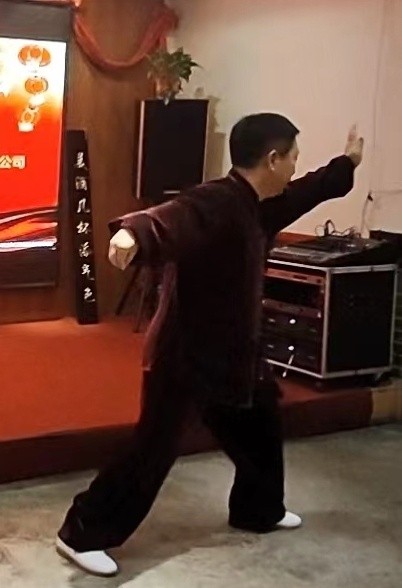 暖暖的爱,浓浓的情——用爱心托起幸福的晚年 作者诵读:郑艳华(图11)