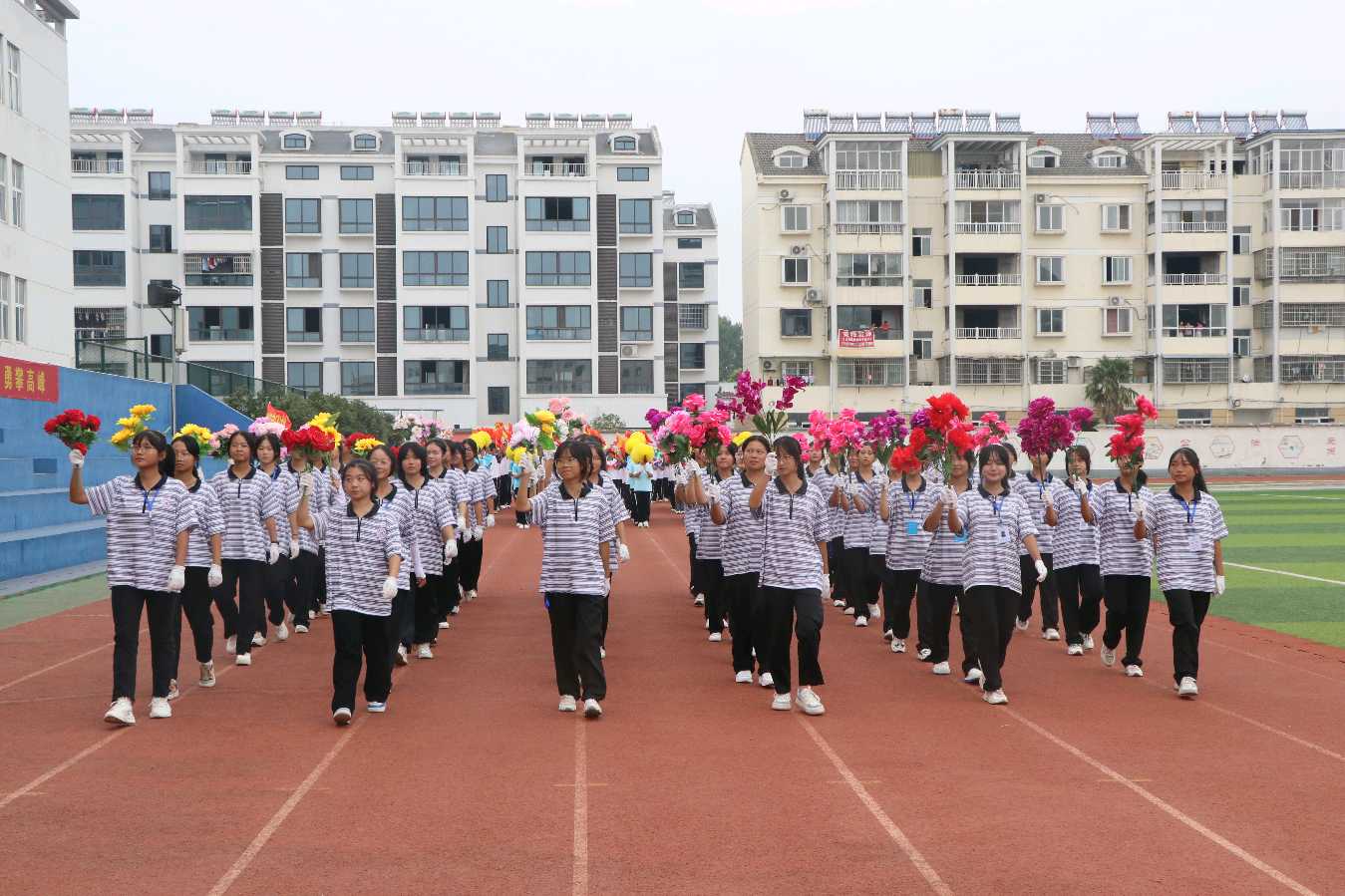 大渡口中学举行第33届田径运动会(图7)