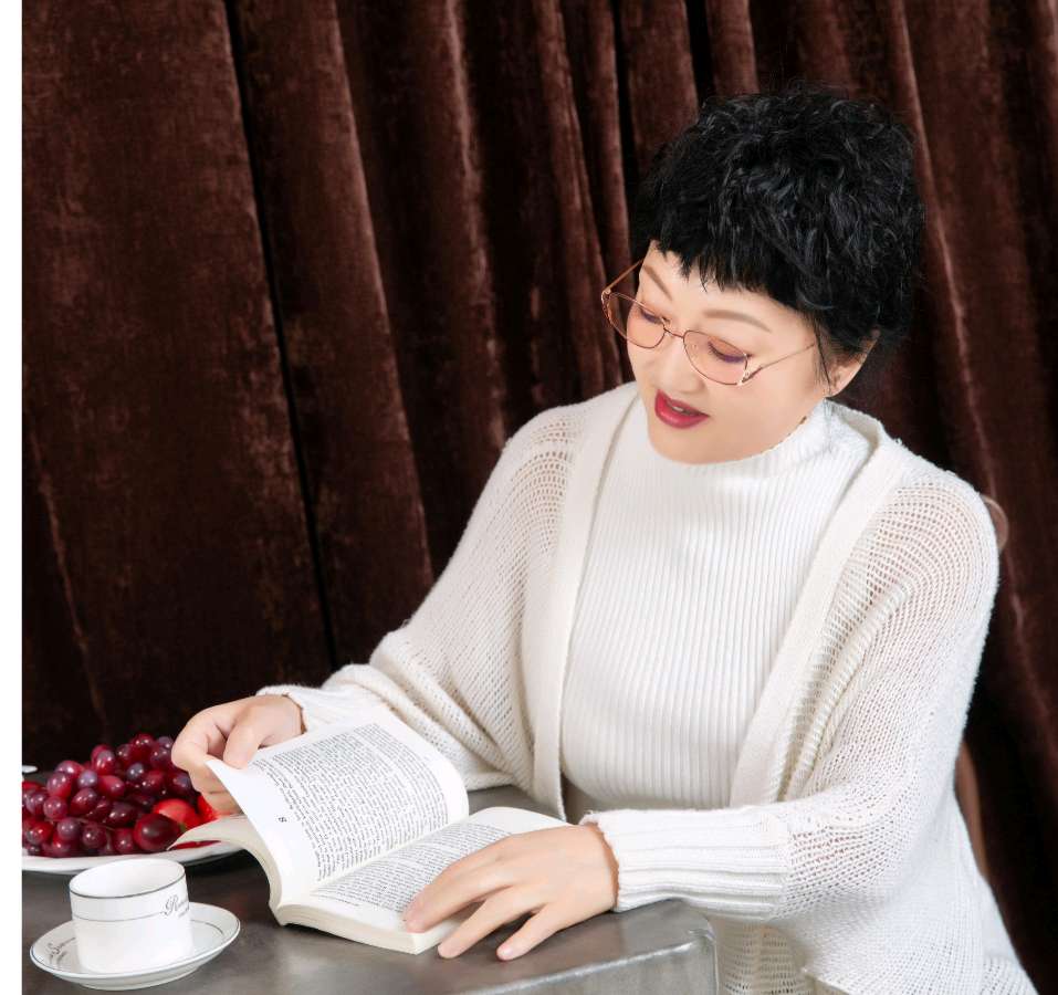 【花雨馨声有声文学平台】雨杉诗歌《党旗飘扬》合诵/冬日艳阳金南//编辑/花雨 合成/青鸟【第5期】（图3）