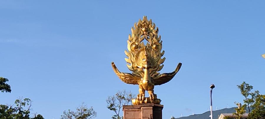 致敬先烈