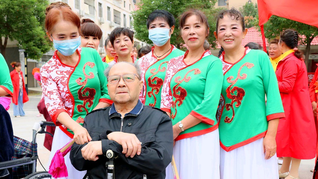 【中國🇨🇳新聞詩文網】 福星康乐庆重阳 敬老孝亲赋新章（图10）