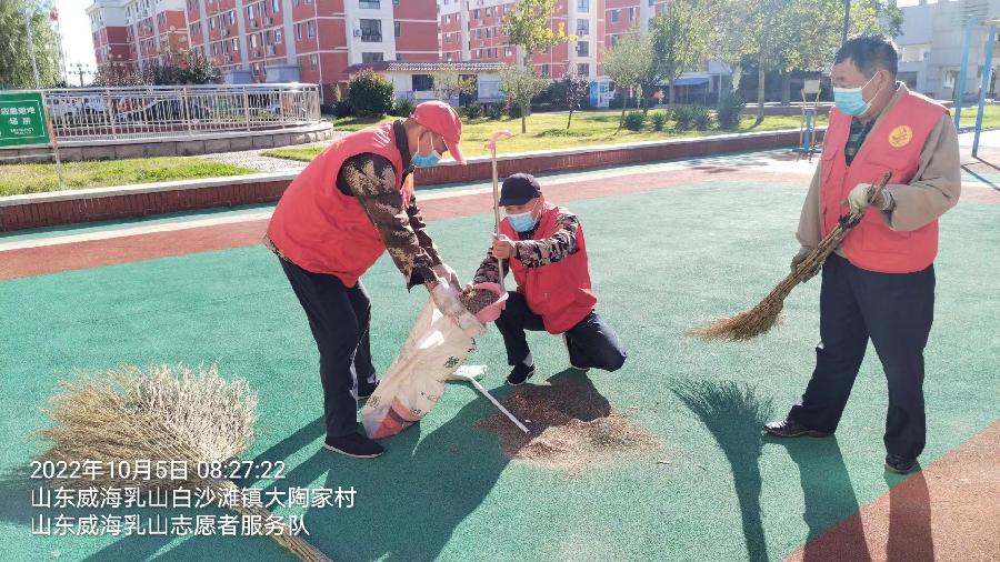 创建文明卫生城 志愿者倾情奉献（图2）