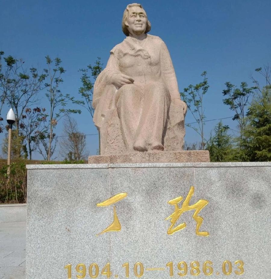 于家荣散文《游北大荒艺术长廊》主播:雪绣冰绮 编辑:小鱼儿 【北疆文萃】(第55期)(图8)