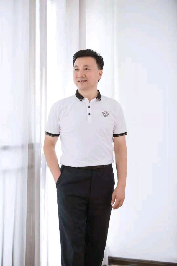 校园诗刊专栏‖云和月 文/南疆一 主播/远山呼唤（图3）