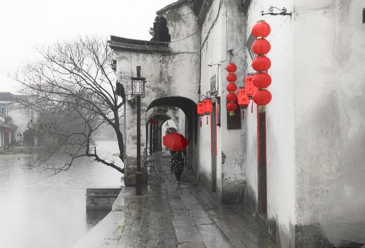 【经典推荐】听月//时光素净 雨巷悠长 我等你擦肩而过（图2）