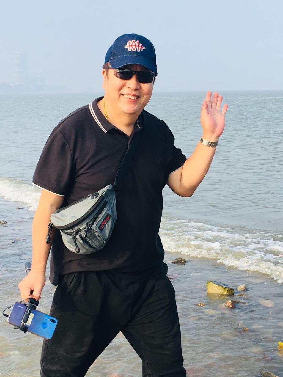 《站在十月的国土》作者:静水流深||主播:品茶听雨、欣乐、四来无悔、晨曦、戚悦、保龄、国花、乐音叮当(图8)