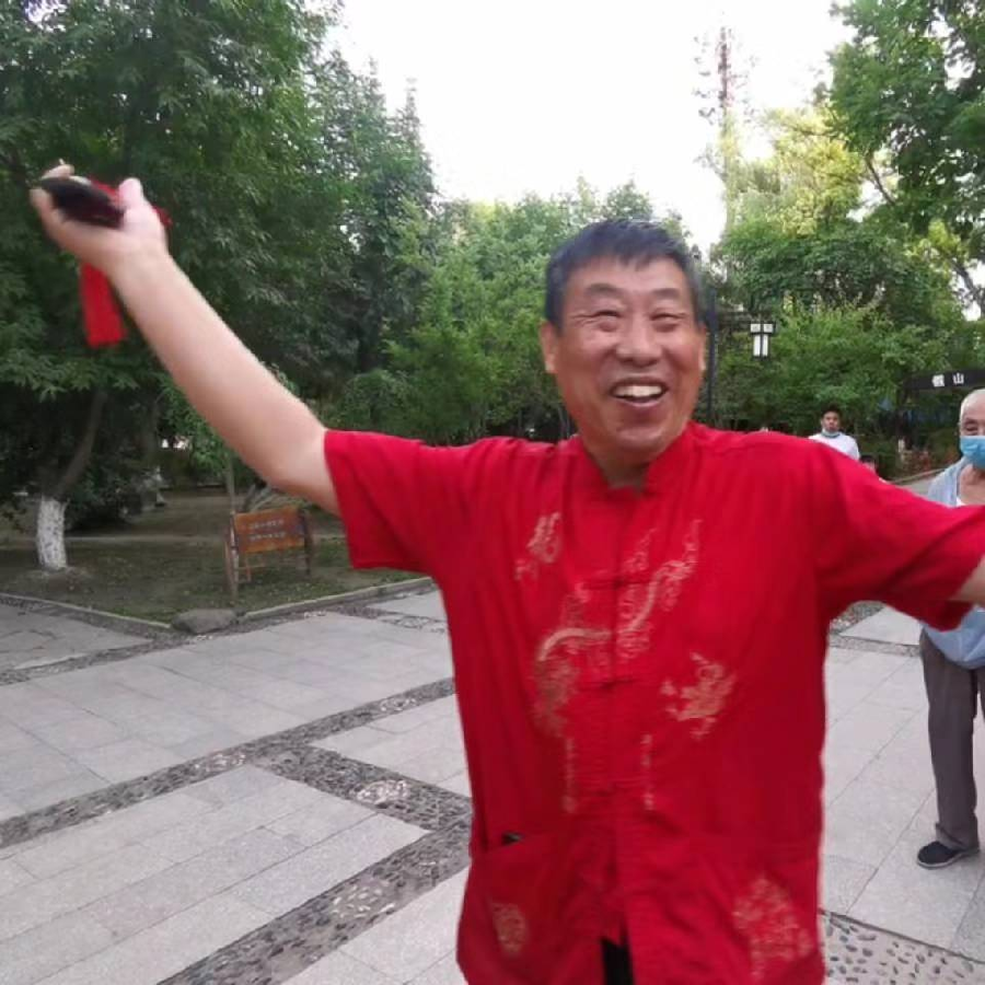 九台快板书爱好者:李忠义表演《奇袭白虎团》(图11)
