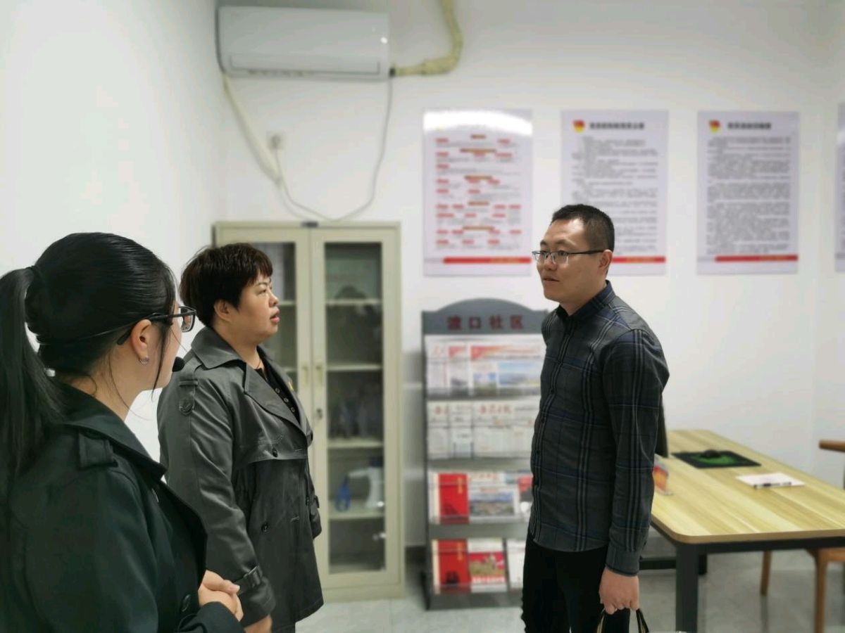 市委组织部、住建局一行到渡口社区南郡水岸小区复核“红色管家”党建品牌（图3）