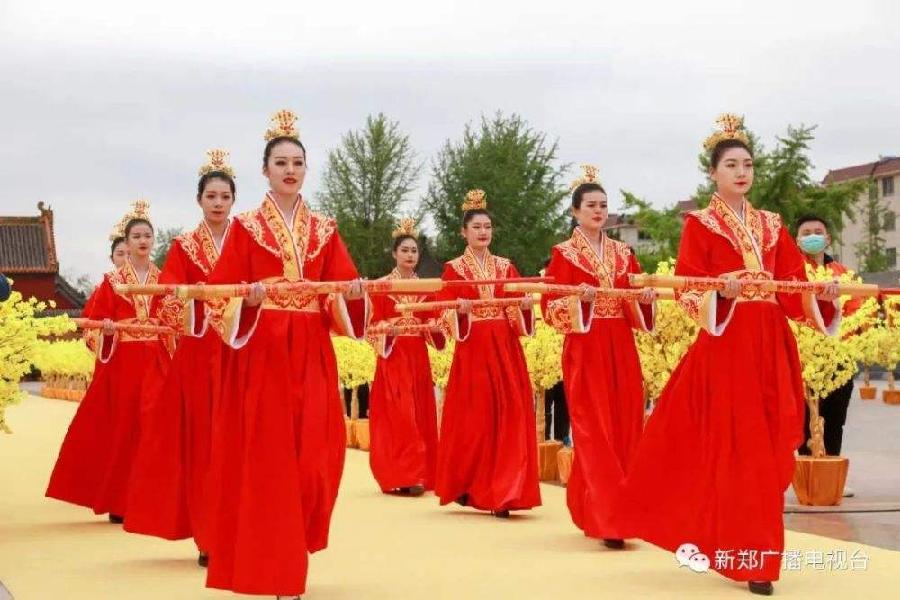 《喜迎二十大、欢歌盛会》作者：于化文老师等十二人 编辑：香乡【北疆头条】（第317期）（图3）