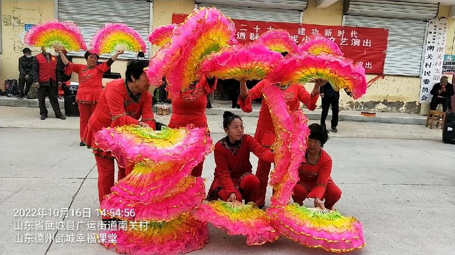 载歌载舞欢庆“二十大” 歌功颂德礼赞新时代（图2）