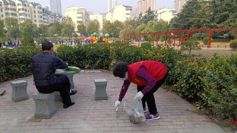 疫情防控增加压力 志愿担当逆行而上（图6）
